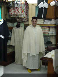Moroccan Traditional Dress.jpg (36728 bytes)